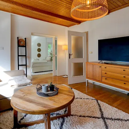 Διαμέρισμα Beheizter Whirlpool Und Panoramafenster Vom Bett Ins Gruene! Κάσελ