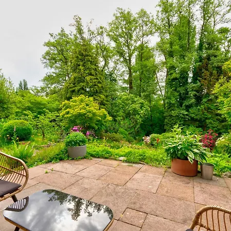 Beheizter Whirlpool Und Panoramafenster Vom Bett Ins Gruene! Kassel