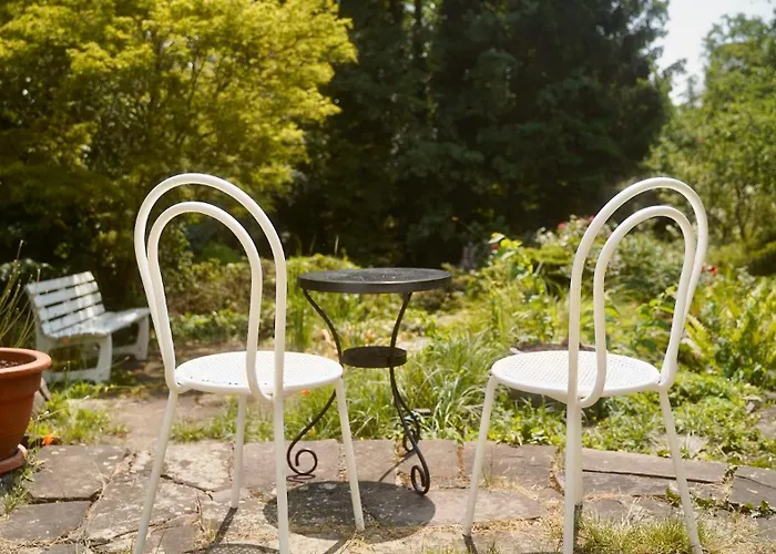Beheizter Whirlpool Und Panoramafenster Vom Bett Ins Gruene! * Kassel