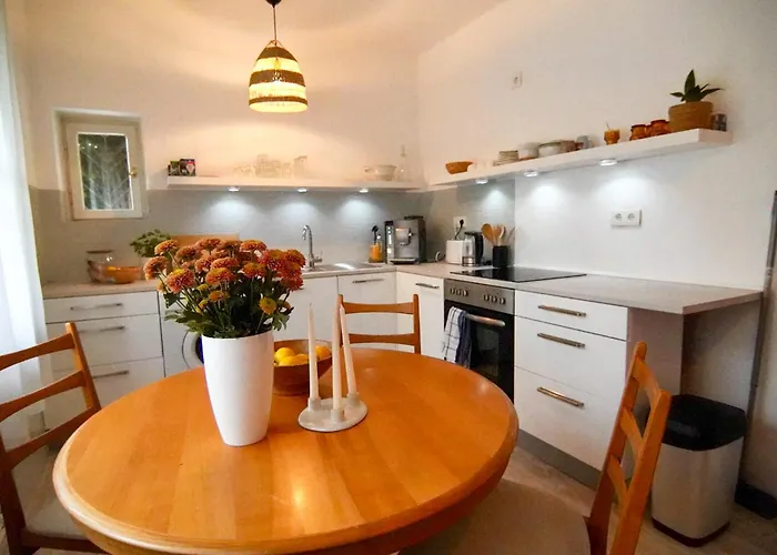 Apartment Beheizter Whirlpool Und Panoramafenster Vom Bett Ins Gruene! *