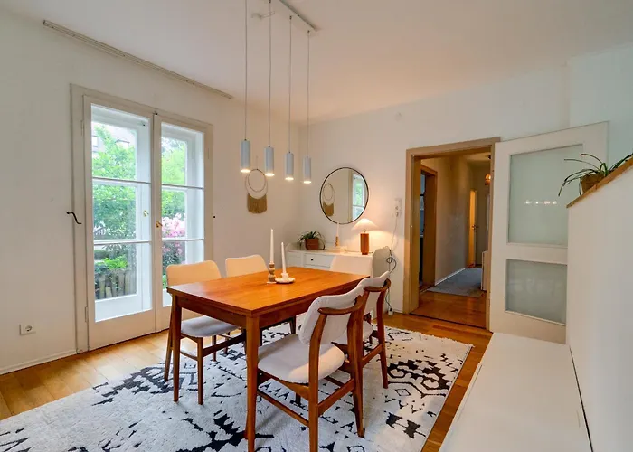 Beheizter Whirlpool Und Panoramafenster Vom Bett Ins Gruene! Apartment Kassel