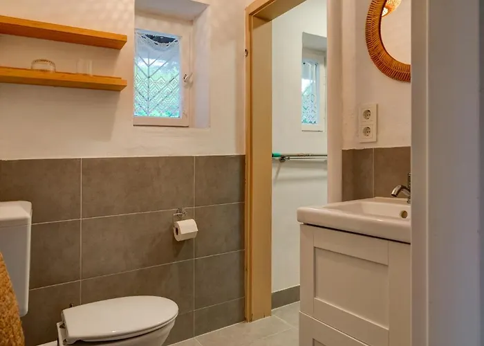 Beheizter Whirlpool Und Panoramafenster Vom Bett Ins Gruene! * Kassel