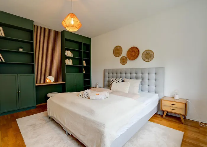 Apartment Beheizter Whirlpool Und Panoramafenster Vom Bett Ins Gruene! *