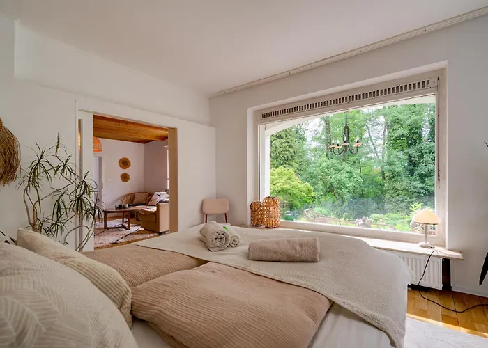 Apartment Beheizter Whirlpool Und Panoramafenster Vom Bett Ins Gruene!